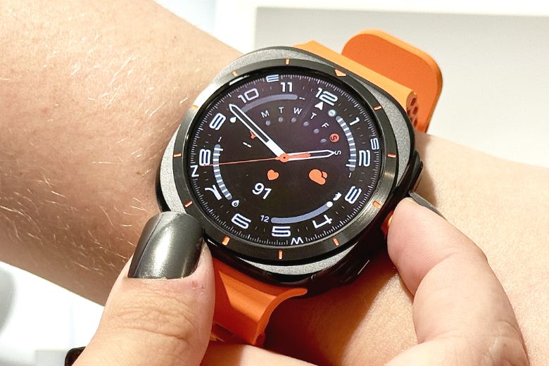 Đánh giá màn hình Galaxy Watch Ultra