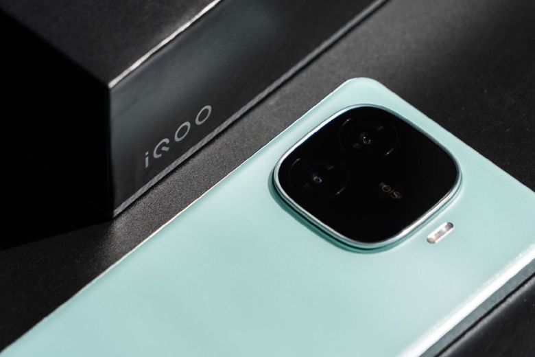  iQOO Z9 5G (12GB - 256GB)