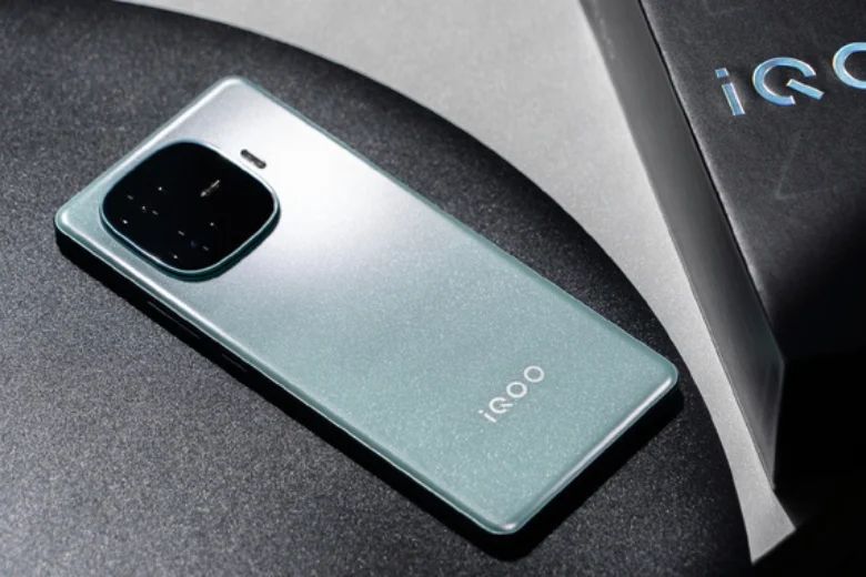 Vivo iQOO Z9 Turbo 2