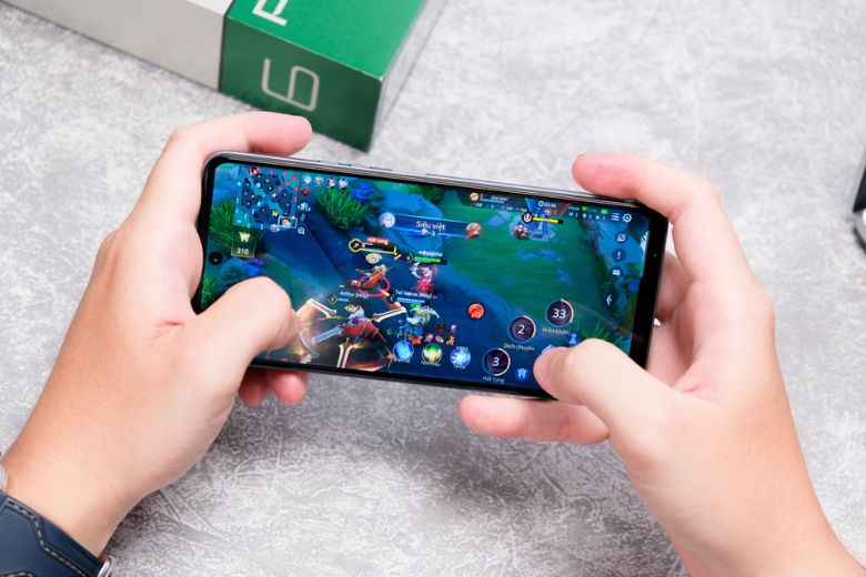 Tecno POVA 6 Neo chơi game ổn áp