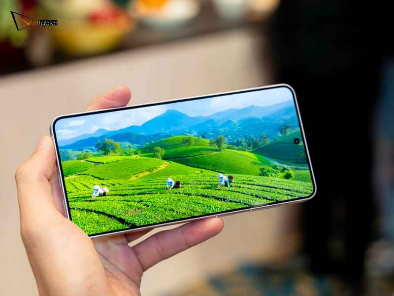 So sánh Samsung Galaxy S26 Plus và Xiaomi 17 chi tiết