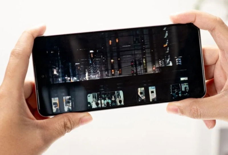 Màn hình sáng rực của OPPO A5i và Galaxy A07