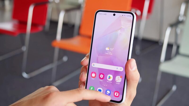 Nên mua Samsung Galaxy A35 hay Galaxy A34 là lựa chọn tốt hơn?