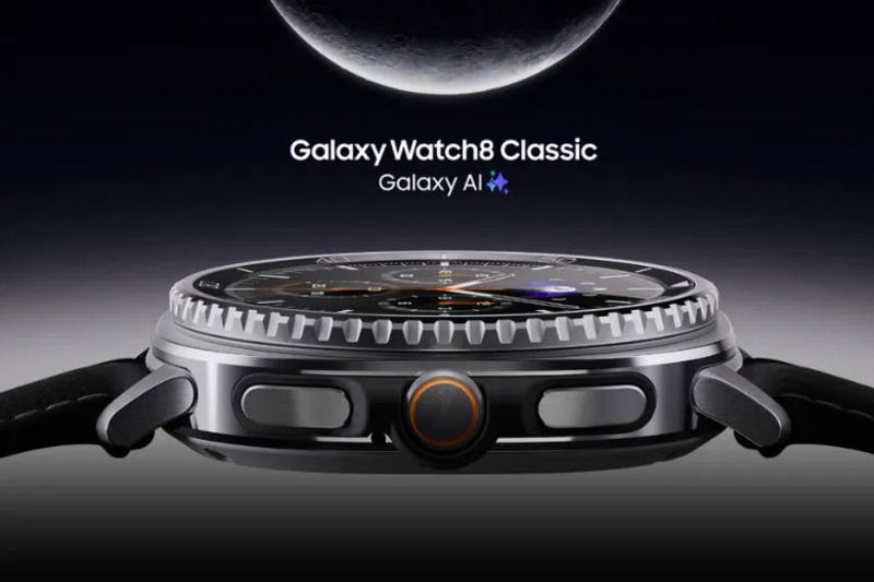 Galaxy Watch8 đặt trên đế sạc không dây và Apple Watch trên sạc từ tính.