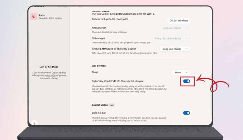 Bật "Nghe Hey Copilot để bắt đầu cuộc trò chuyện"