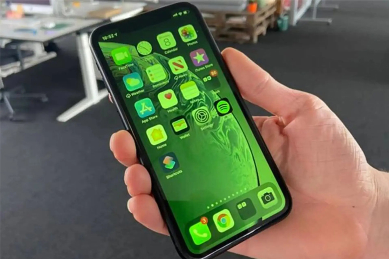 iPhone 15 Pro Max bị lỗi màn hình xanh