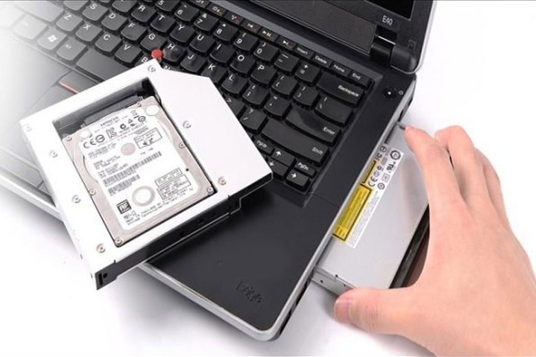 chuyển đổi cáp nguồn bằng CD/DVD gắn bên ngoài 