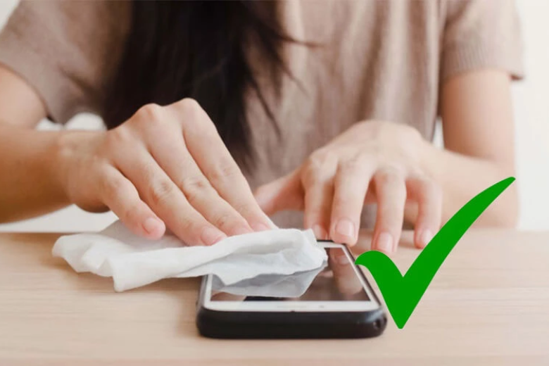 Vệ sinh lại màn hình iPhone