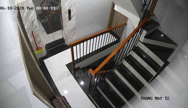 Lắp đặt camera tại cầu thang