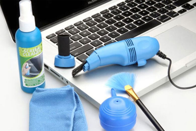 Bộ dụng cụ vệ sinh bàn phím MacBook cần có