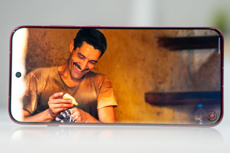 Cả hai đều trang bị chip Dimensity 9500