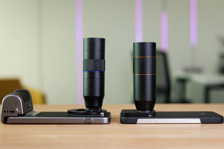 cả hai đều có hệ thống ba camera sau cao cấp