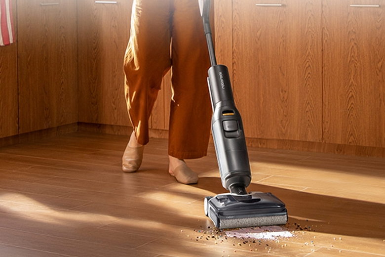 chọn máy hút bụi lau nhà phù hợp cho sàn gỗ