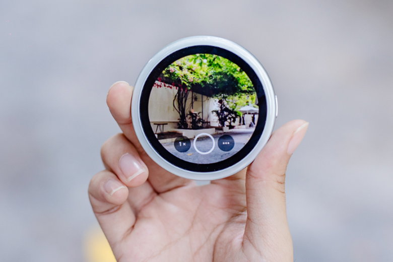Xem thời gian thực, điều khiển camera từ xa