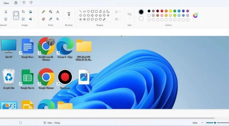 Nhấn tổ hợp phím Ctrl + V để dán ảnh chụp màn hình laptop vào Paint