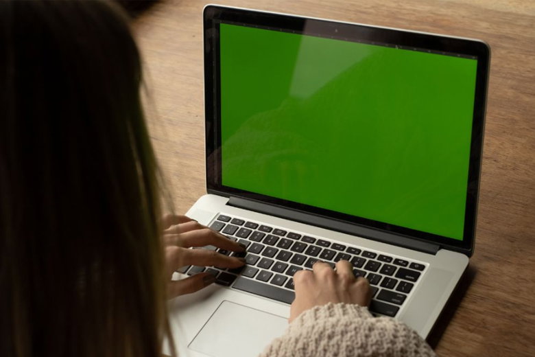 Một số nguyên nhân chính khiến màn hình laptop bị xanh lá cây