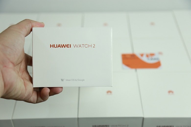 anh-hop-dung-huawei-watch-2-chinh-hang-viettablet