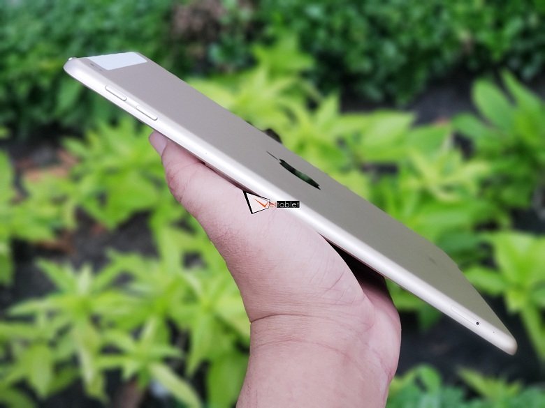cạnh bên của iPad 9.7 inch 32GB (2017) Gen 5 