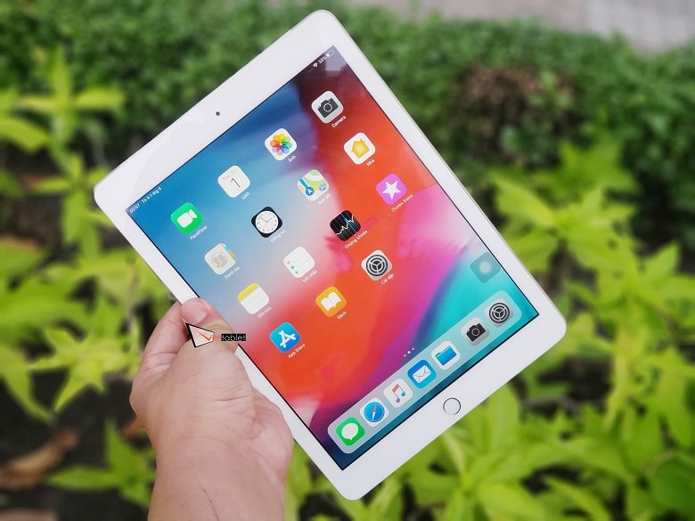 iPad 9.7 inch 32GB (2017) Gen 5 có màn hình rộng 9.7 inch cho chất lượng hiển thị sắc nét 