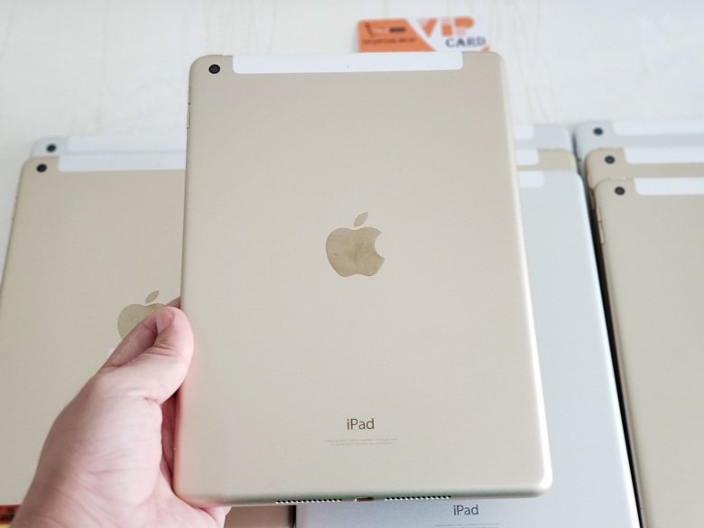 Hình ảnh iPad 9.7 inch 32GB (2017) màu vàng