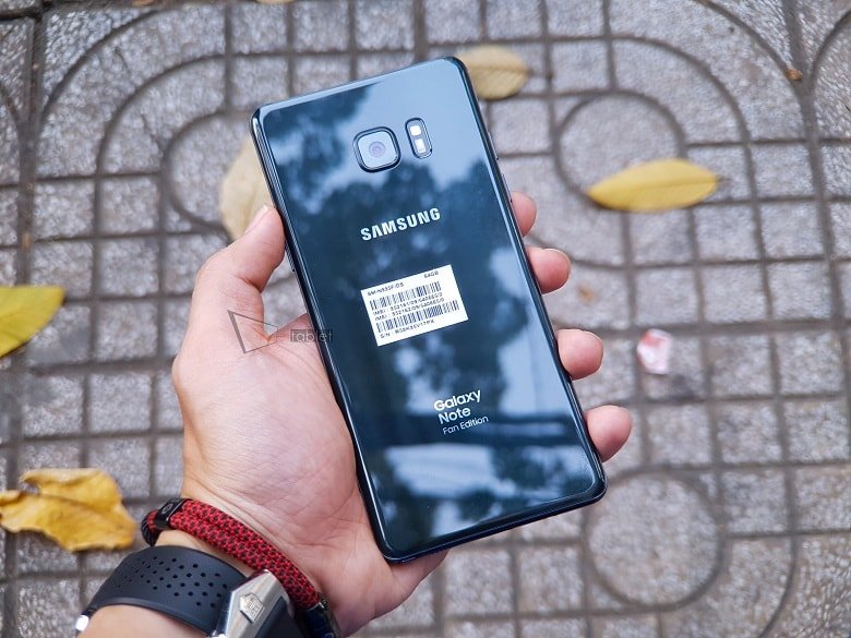 Thiết kế Samsung Galaxy Note FE chính hãng