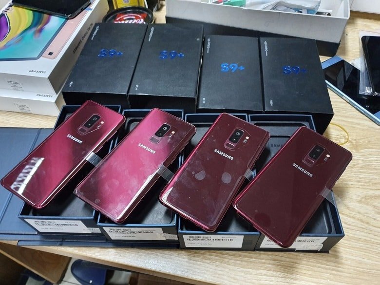 Samsung Galaxy S9 Plus màu đỏ