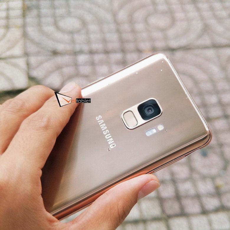 Samsung Galaxy S9 2 SIM có khả năng kháng nước, bụi