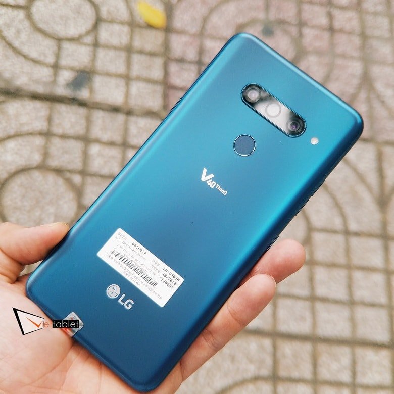 LG V40 ThinQ phiên bản màu xanh