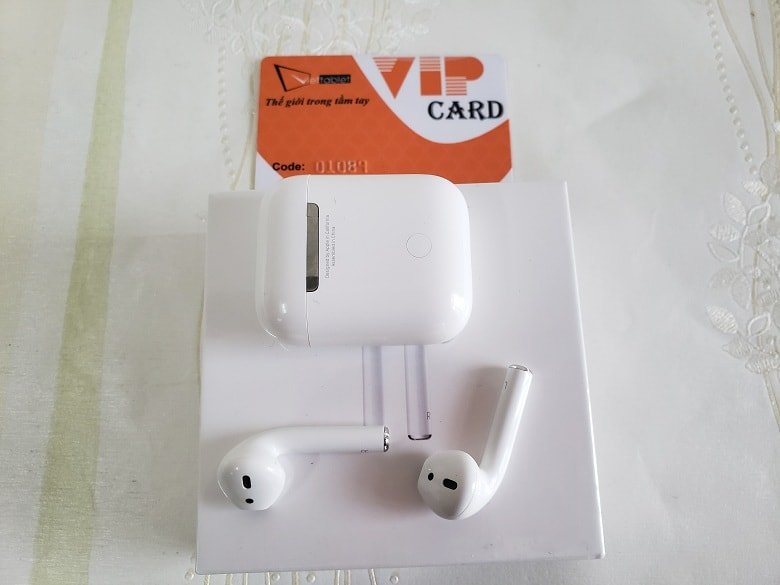 hinh-anh-hop-dung-tai-nghe-airpods-tai-viettablet