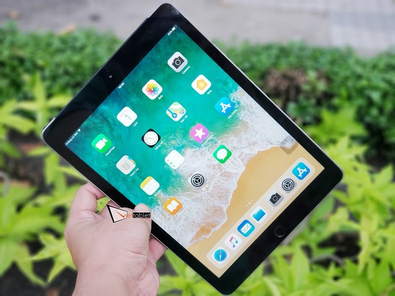 Màn hình iPad 9.7 inch (2018) lớn sắc nét