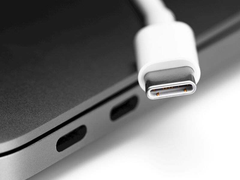 Ví dụ minh họa cổng kết nối trên laptop