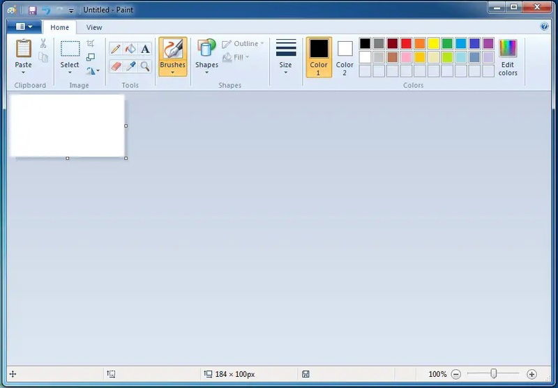 Giao diện Paint khi khoanh vùng và xóa chữ bằng công cụ Select