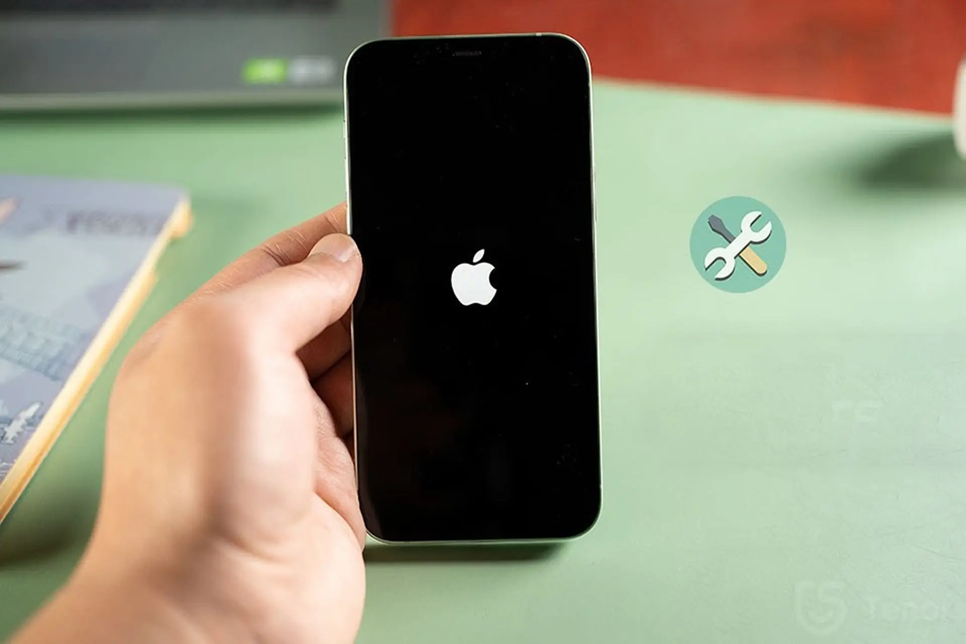 iphone-khoi-dong-lai-lien-tuc iphone-khoi-dong-lai-lien-tuc