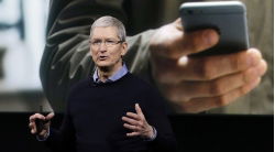 iphone-8-bat-ngo-xuat-hien-trong-tui-quan-ceo-tim-cook