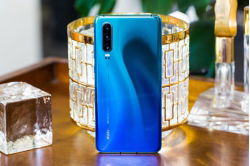 ban-nhan-duoc-gi-tu-huawei-p30-chinh-hang-gia-chi-8-99-trieu