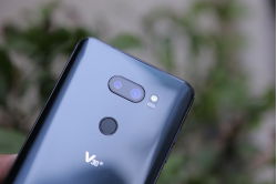 lg-v30-plus-uu-diem-7-trieu