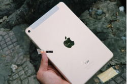 ipad-mini-4-128gb-gia-qua-re-de-anh-em-giai-tri-choi-game-luu-tru-khung