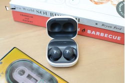 gia-ban-samsung-galaxy-buds-2-bao-nhieu