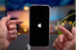 iphone-15-pro-max-bi-do-man-hinh-khong-tat-nguon-duoc